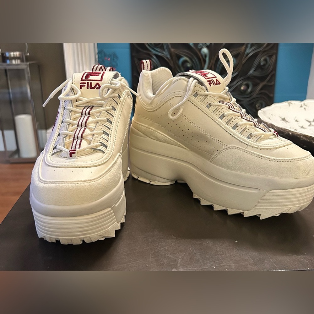 NEW w/o tags Fila Disruptor II Wedge Shoe Women's Chunky Retro Sneaker Size 9.5